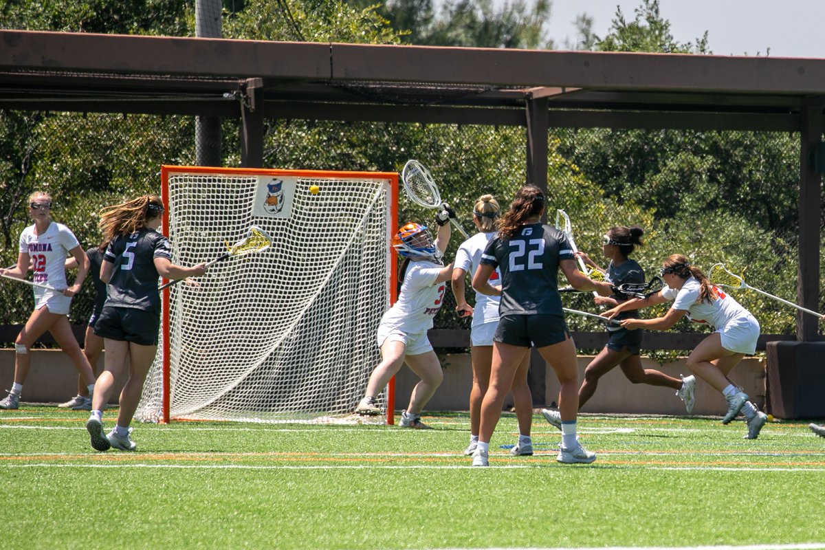 🥍WLAX Recap: t.ly/sWKGb Fox put up a strong fight in the second round of the NCAA Tournament. Including, jumping out to a 5-1 lead in the first quarter, but lost to No. 11 Pomona-Pitzer. #BruinsStandTall | #d3lacrosse