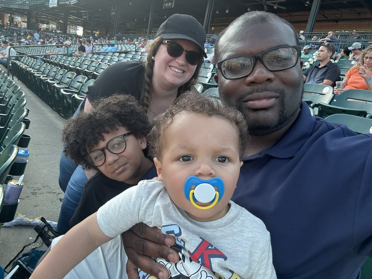 DerrekAsberry's tweet photo. @ColaFireflies game for Mother’s Day! #Letsglow https://t.co/05JxWJtfXd