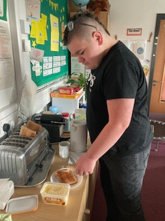 FORR_ESB's tweet image. Making our own breakfast! @forresterhs #lifeskills