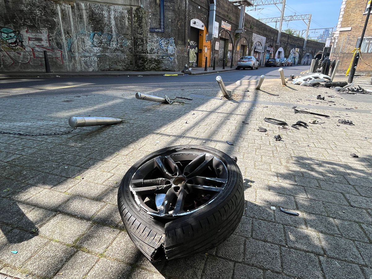 BethnalCleen's tweet photo. Obliterated bollards and smashed up debris from the lunatic who careened down Three Colts Lane last night while high on laughing gas.
Rat Run Rahman is wasting millions of public funds ripping out road safety schemes so that his friends can endanger lives. https://t.co/0rrmKhSlH8