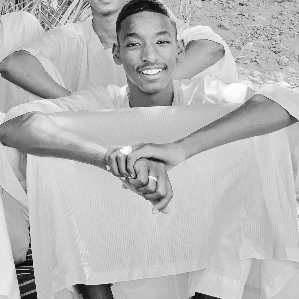 اليوم الذكرى السنوية الثالثه لوفاه جمولى💔
١٣-٥-٢٠٢١
ولا أملك إلا أن أقول : أحسنوا لمن تحبون
 فإن الشوق بعد الموت موت 💔
وفي ذكرى وفاة جمولى..
الهم اجعل قبره روضة من رياض الجنه💔🙏🏽
لا تنسوه من صالح دعائكم..
أرجو الدعاء له والفاتحه 🤲🤲