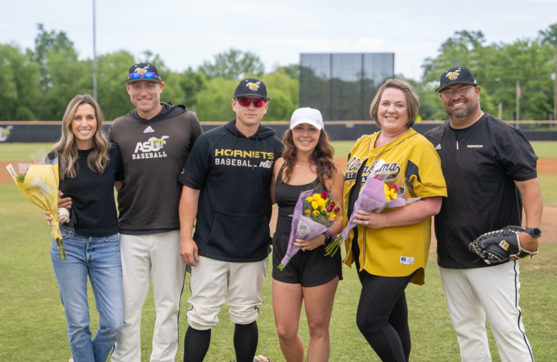 𝑀𝑜𝓉𝒽𝑒𝓇'𝓈 𝒟𝒶𝓎 𝒮𝓅𝑒𝒸𝒾𝒶𝓁 The wives of our baseball coaching staff threw out the first pitch today and they each threw a strike! #SWARMAS1