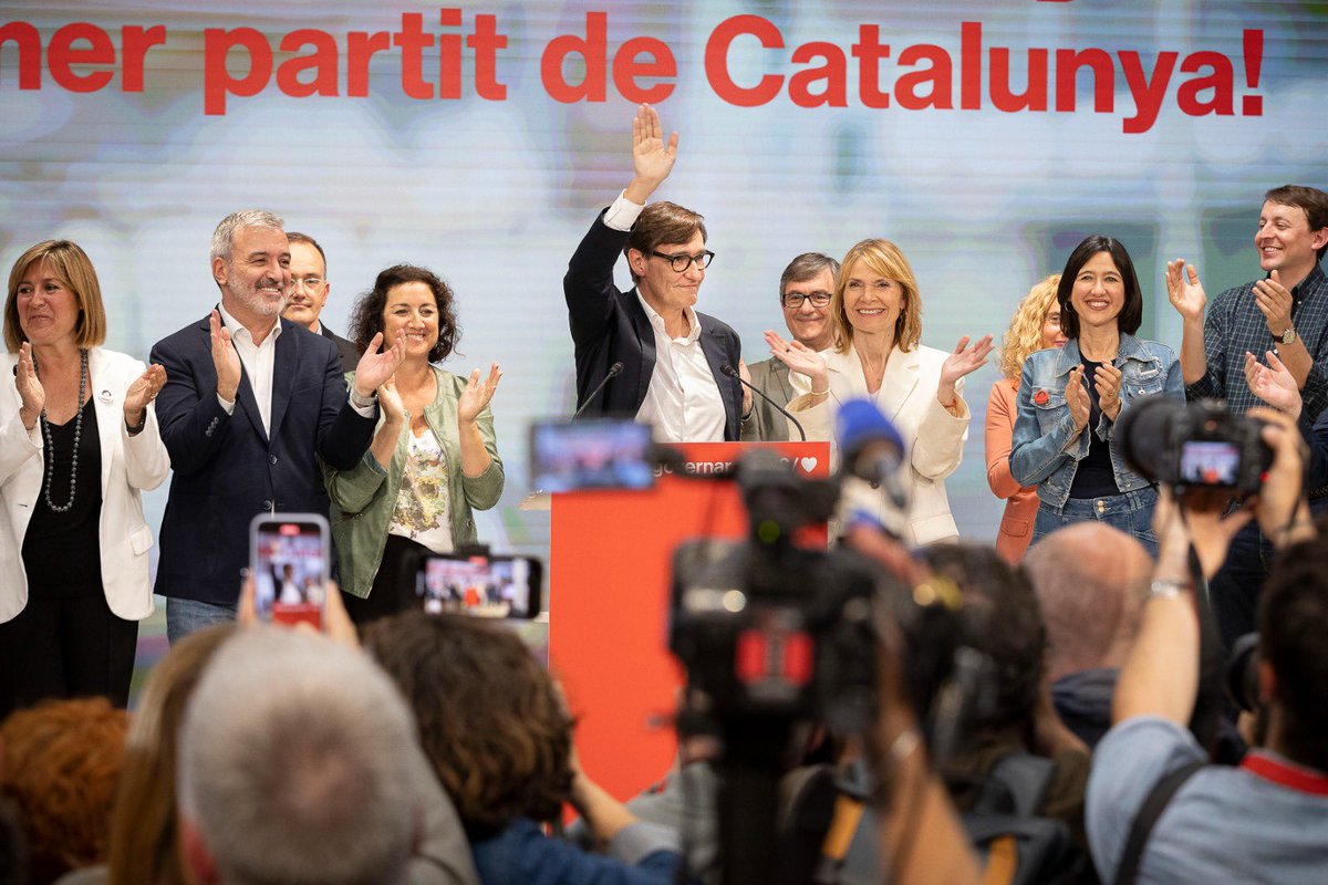 🌹 Després de 45 anys d'història, @socialistes_cat hem guanyat en vots i en escons les eleccions al Parlament de Catalunya! Moltes gràcies per fer-nos confiança!