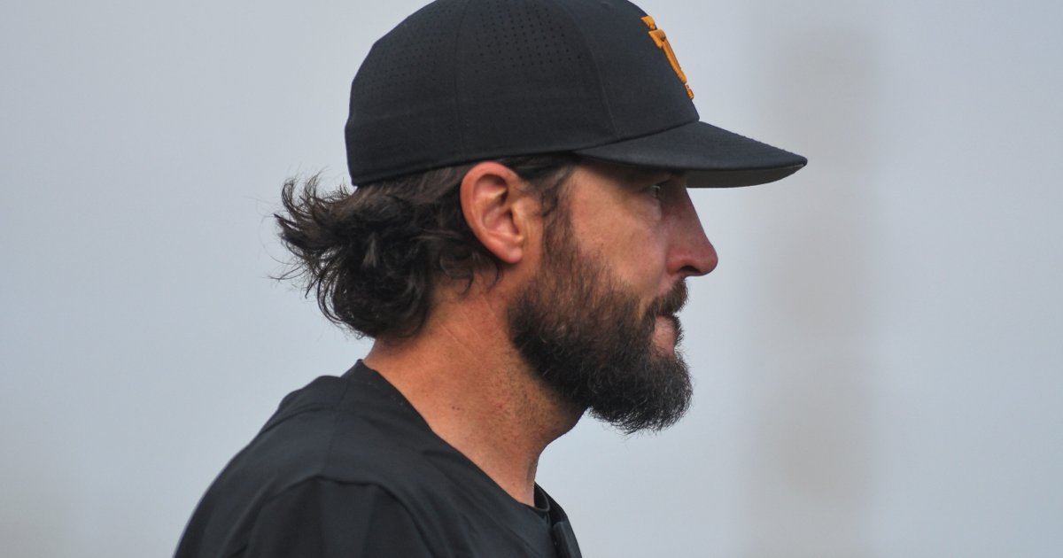 “Good spin on the breaking ball. Kind of started with good fastball command more than anything and then that led to guys chasing some off-speed.' 🗣️ #Vols skipper Tony Vitello on Vanderbilt's starting pitching and a series finale loss 🔗on3.com/teams/tennesse…