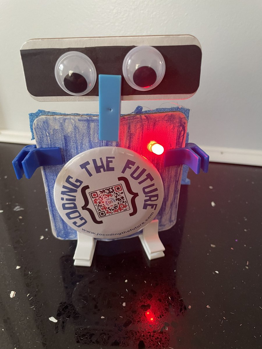 jo_coding's tweet image. Coding is my superpower 🦸♀️ and my sidekick’s STEAM 🐝🤖! What is yours? @3Duxdesign @pcteachershs @JahairaOrtiz11 #coding #STEM