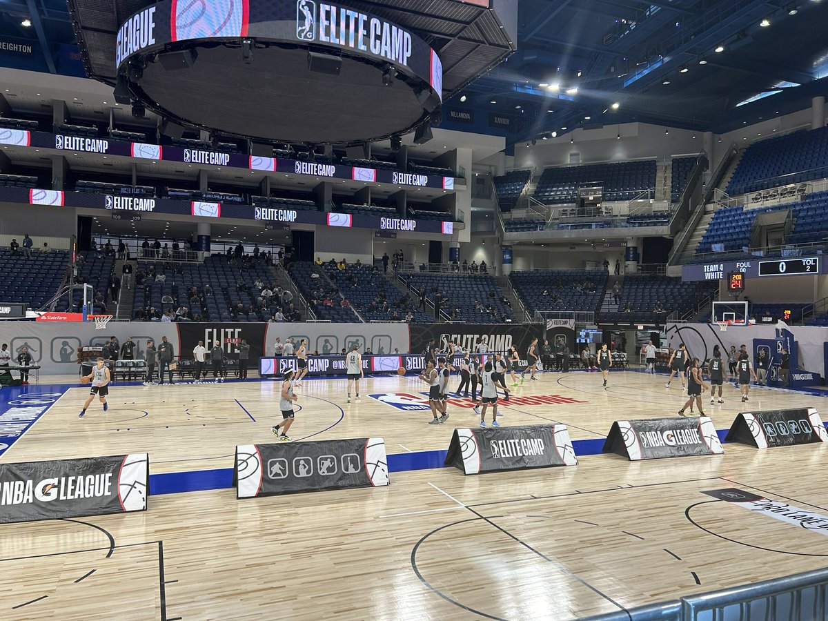 Kentucky coach Mark Pope is in the gym for today’s action at the G League Elite Camp. Several key portal names participating in the event, most notably for UK purposes North Florida’s Chaz Lanier. Game 2, featuring portal names like Lanier + Wooga Poplar tipping shortly.