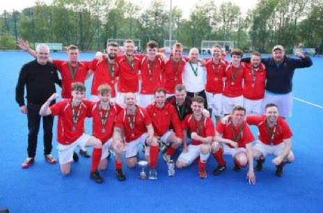 What a weekend for those with #KH hockey connections! Congrats to Ciaran, Andrew & coach Pete on @CorinthiansHock win in the @irishhockey Junior cup final. And to Jake & coach Cal on @WestonHC1 Irish Challenge cup win! @Kings_Hospital @KHPPU