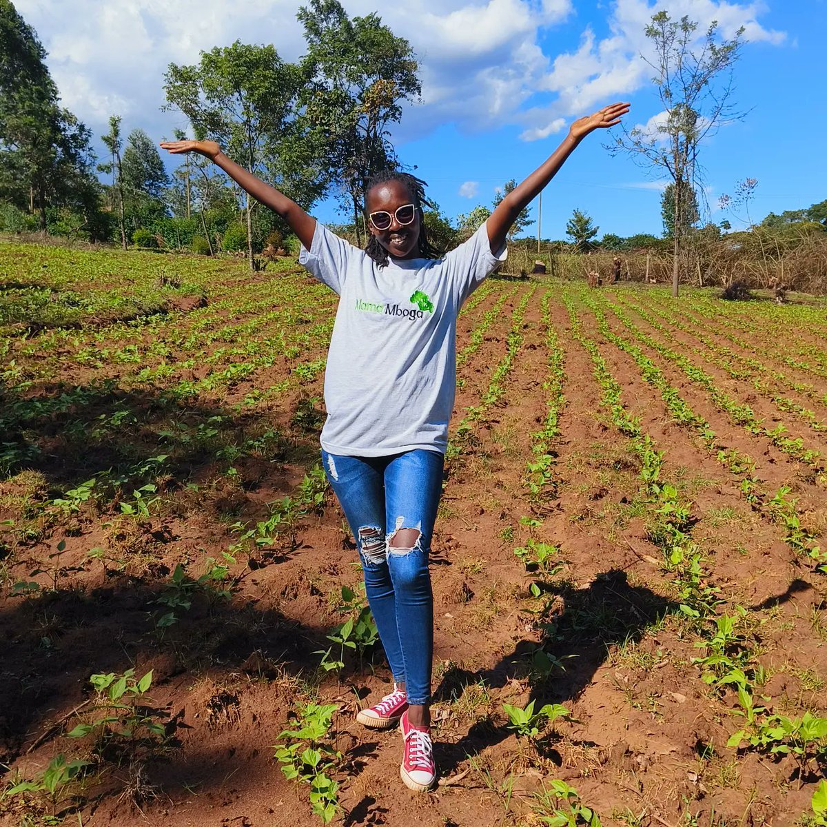 Continual effort begets success in Farming. Over the weekend with my girlies pale shambani checking progress ya Bubayi KK8 bean variety while trusting the process to fruition. @Chero_Sharon @MamaMbogaKe