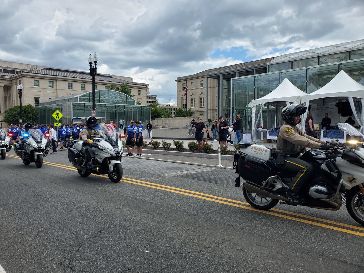 Today marked the inaugural event of Police Week 2024. It was an honor to represent the Los Angeles County Sheriff's Department and the law enforcement profession.

#LASD #PoliceWeek2024 #UnityTour #FallenOfficers #HonorOurHeroes #LawEnforcement #RideToRemember #NationalCapital