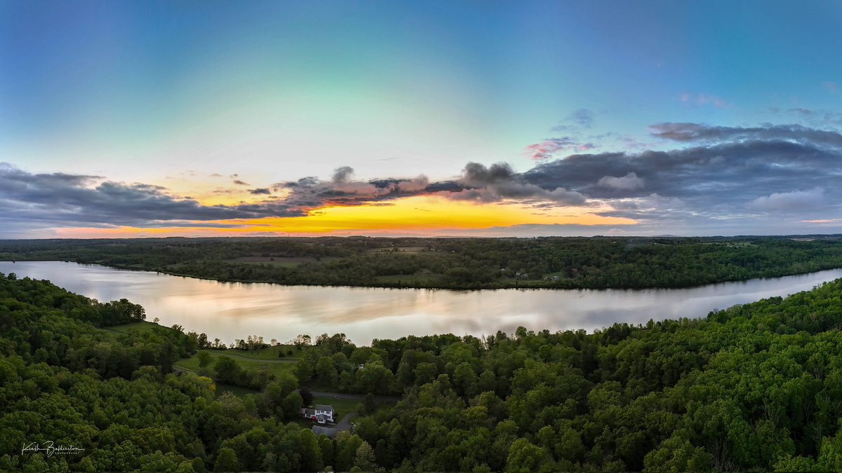 A panoramic drone shot of the sunset tonight over Lake Galena, Doylestown. Happy to see it clearing up, hope we can see the Northern lights tonight! @6abcWeather @Brittany_Boyer