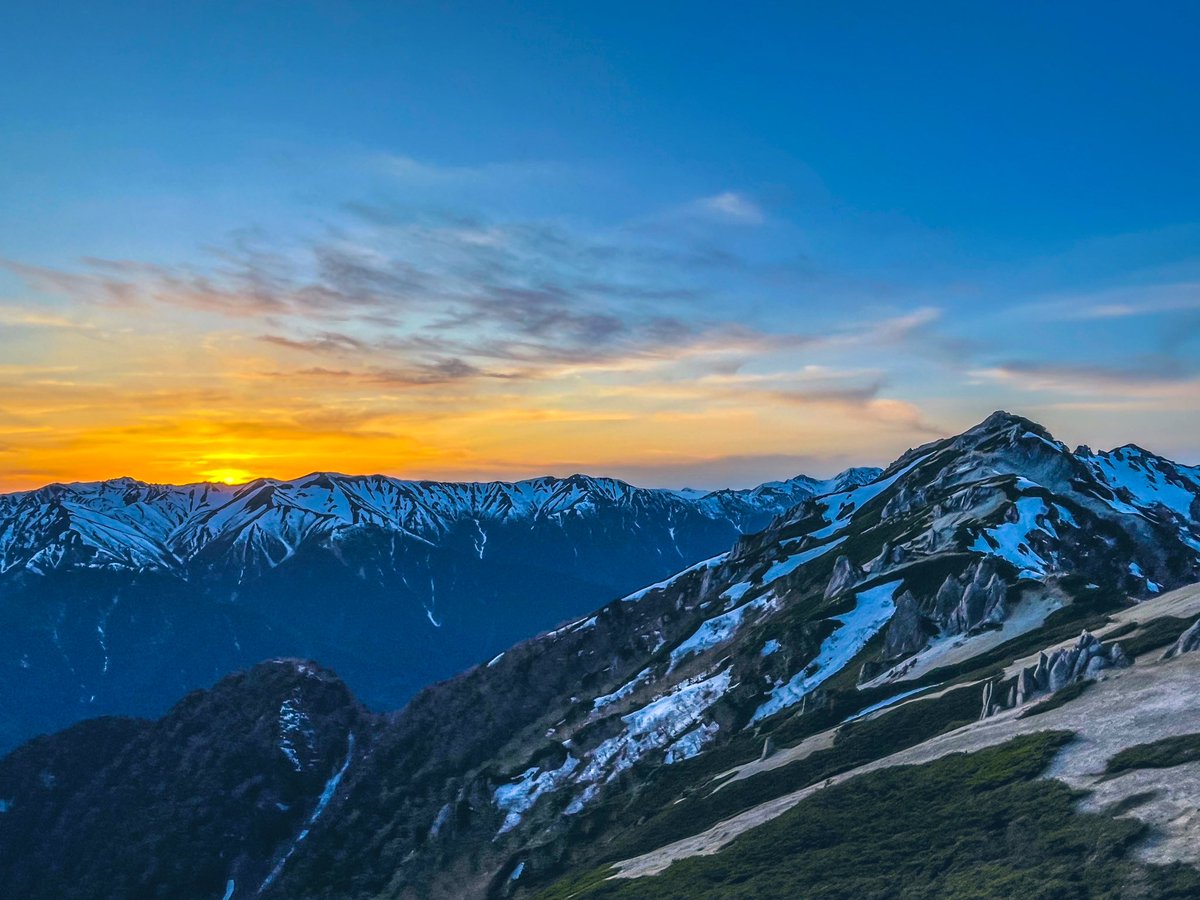 週末は燕岳へ。
燕山荘から燕岳と北アルプスの夕日が最高でした