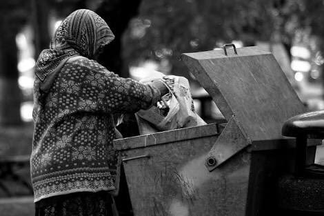 Yoksulun sırtından doyan doyana Bunu gören yürek nasıl dayana Yiğit muhtaç olmuş kuru soğana Bilmem söylesem mi söylemesem mi? ~ Aşık Mahsuni Şerif #Kahramanmaraş