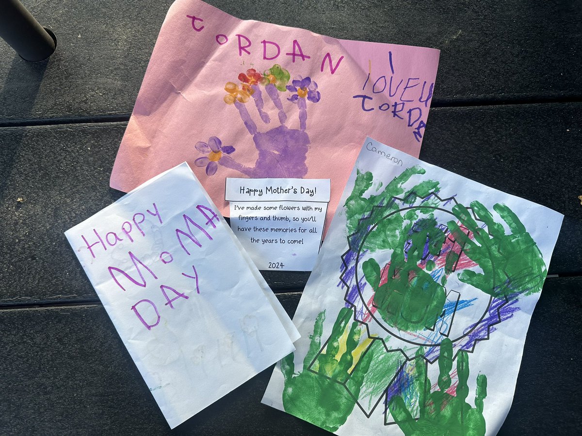 No one told me that when your kid starts to write you’ll never want to throw these notes away. 🥹🥰 Happy Mother’s Day, everyone!