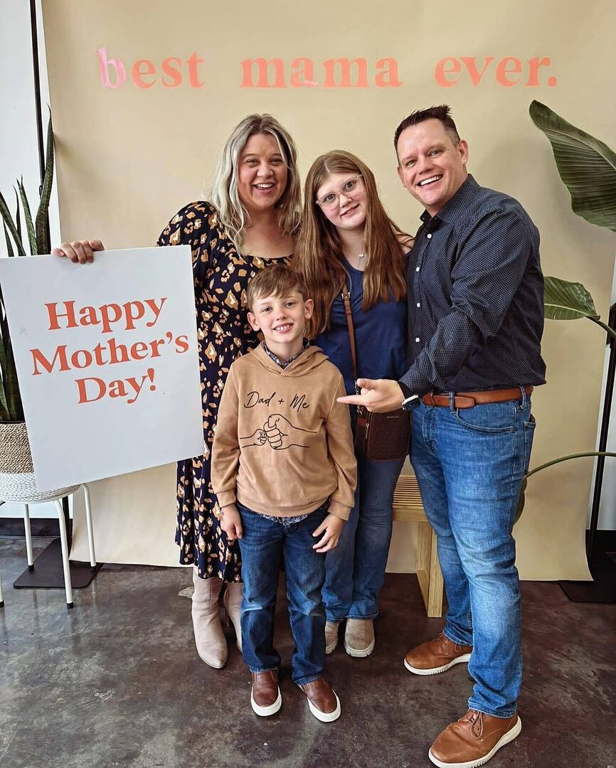 BrandonDoss's tweet photo. Shep Loves his mom(she really is the best mom)… But don’t mistake who his favorite is! 😂 The boy has ice in his veins wearing that hoodie on Mother’s Day. https://t.co/aCvoSCf7ki https://t.co/FNs1FhOvmb
