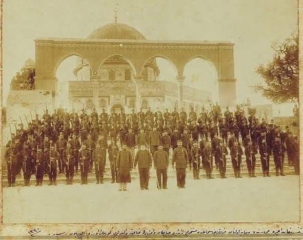 Kudüs-ü Şerif Sancağı'nda görevli, 
Türk Jandarma 🇹🇷    
Tarih 1904
#FreeQudus   
#ÖzgürKudüs 🇹🇷🇵🇸