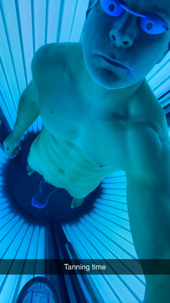 derek_jordanx's tweet photo. Can’t have a burnt wiener https://t.co/jZPHhqZrBx