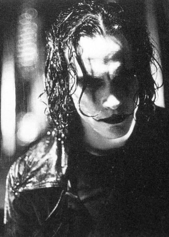 #TheCrow was released 30 years ago today! #BrandonLee #filmtwitter ❤️
