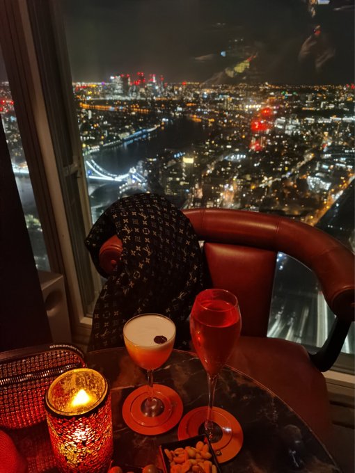 johnxtren's tweet image. Nighttime magic in the heart of London 🌙