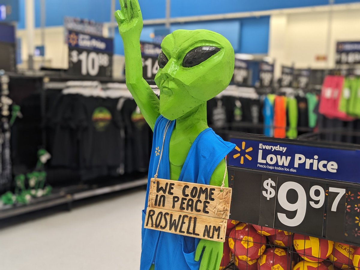 Looks like @walmart is jumping on the disclosure bus. #ufoX #ufotwitter #UFOs #uaptwitter #uapx #ufo #roswell #RoswellNM #ovni #ovnis