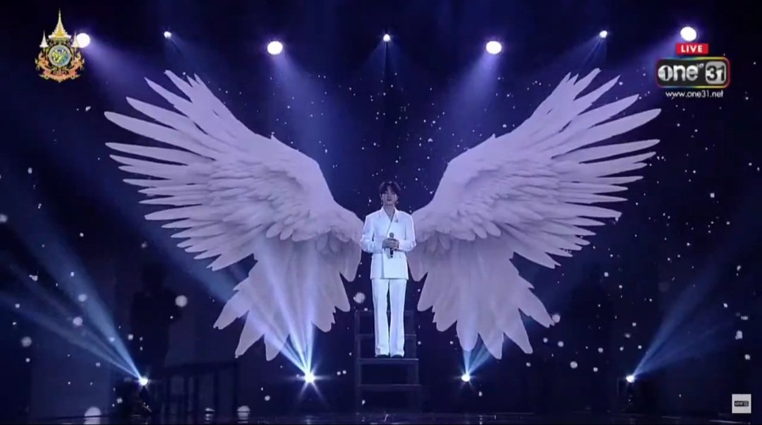 phakamas75's tweet photo. "ปีกแห่งรัก" โดยน้องนิวทำให้คูมแม่มีพลังทำงานไปอีกนานเลยค่ะ เทวดาตัวน้อยเฉิดฉายสวยงาม ภูมิใจมากจริงๆ🥹🥹

CHAWARIN At 15thNTRJ 
#ซีนุนิวที่งานนาฏราช
#นาฏราชครั้งที่15 https://t.co/7Px0kWcLqs