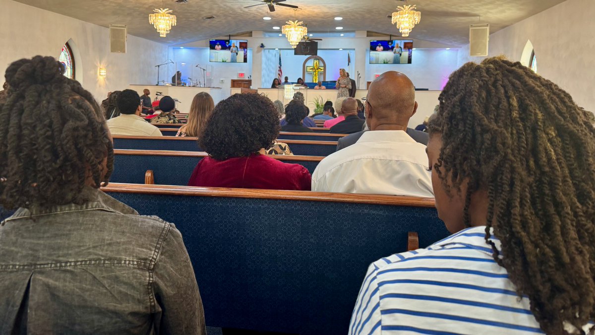 Thank you to Pastor Tyrone Johnson and New Oak Grove Missionary Baptist Church for hosting me at your Mother’s Day service! I enjoyed meeting so many new friends and was especially inspired by your tribute to mothers everywhere! Thank you for having me and Happy Mother’s Day! 💐