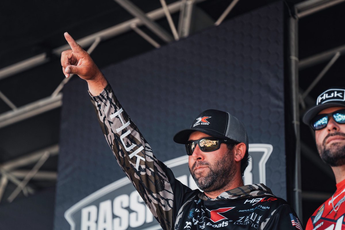 MinnKotaMotors's tweet photo. Congrats to the Minn Kota and Humminbird Pros that’ll be fishing on Championship Monday at the Minn Kota Bassmaster Elite on Lake Murray! Go chase down that trophy, guys! 🏆 💪 Lee Livesay (4th), Will Davis Jr (8th), and John Garrett (9th).

 #MinnKota #Humminbird #OneBoatNetwork https://t.co/LRdoTaAtSE