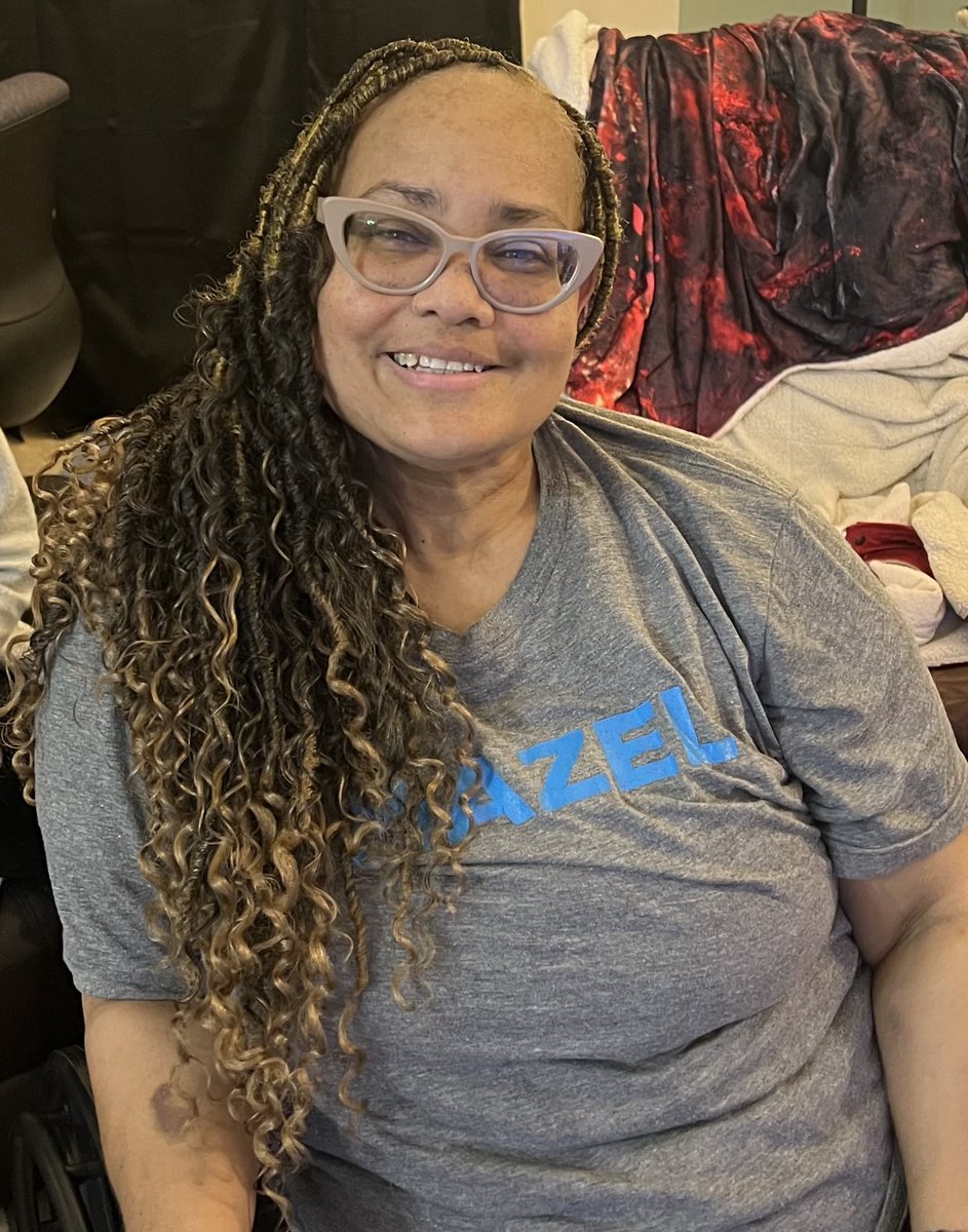 JoyfullyReviewd's tweet photo. New hairdo. Who dis? First time trying lox. Hair is thinning out due to chemo, so Sis is making sure I don’t get depressed by keeping me in braids/lox. It’s been working. Her hair chick had me done in 3 hours and she comes to the house!!!
#warrior #cancerbegone #positivevibes https://t.co/b8k7VVCDGy