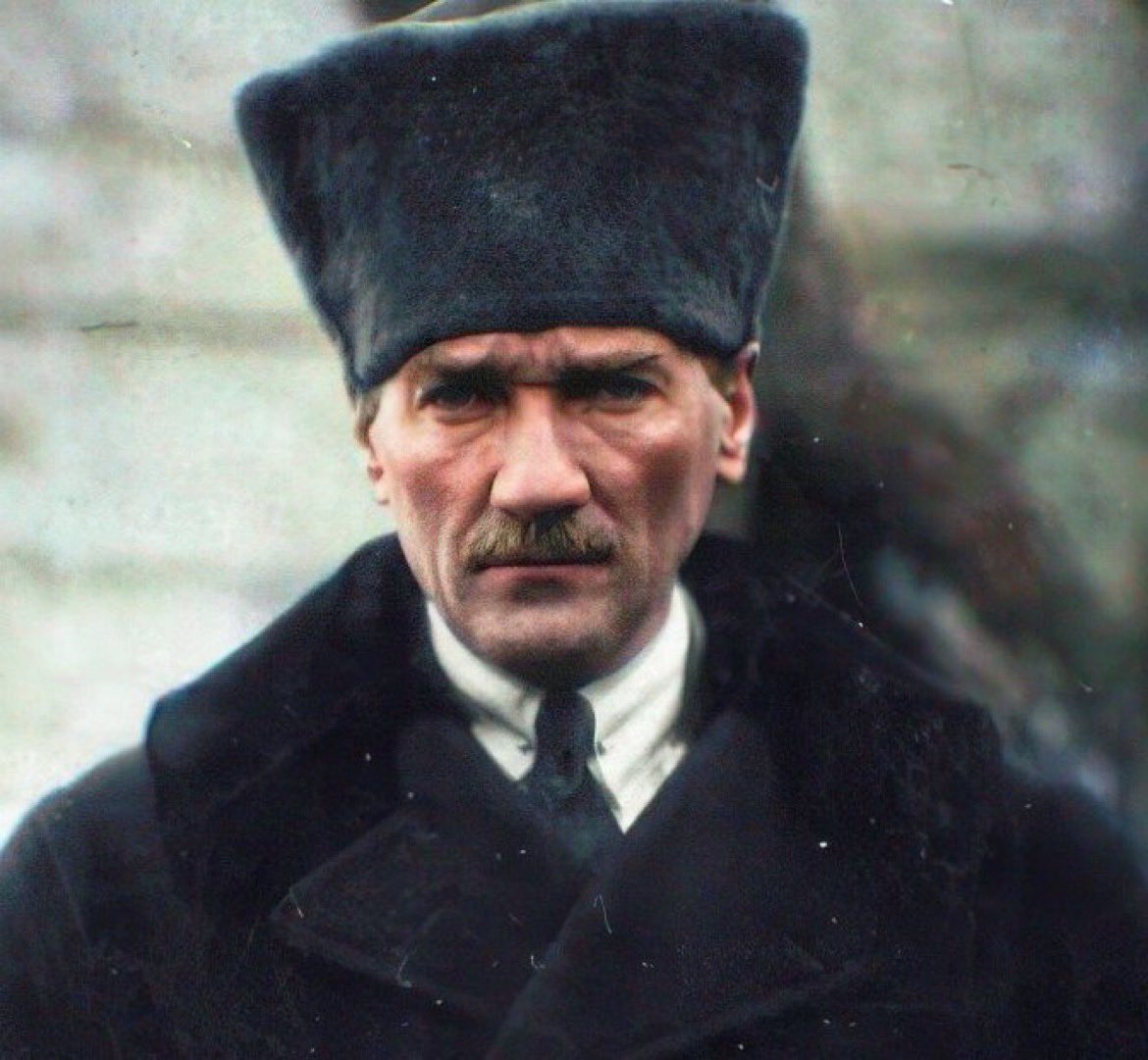 "Gereğinden fazla merhamet, vatana ihanettir!"

💬Başbuğ Atatürk