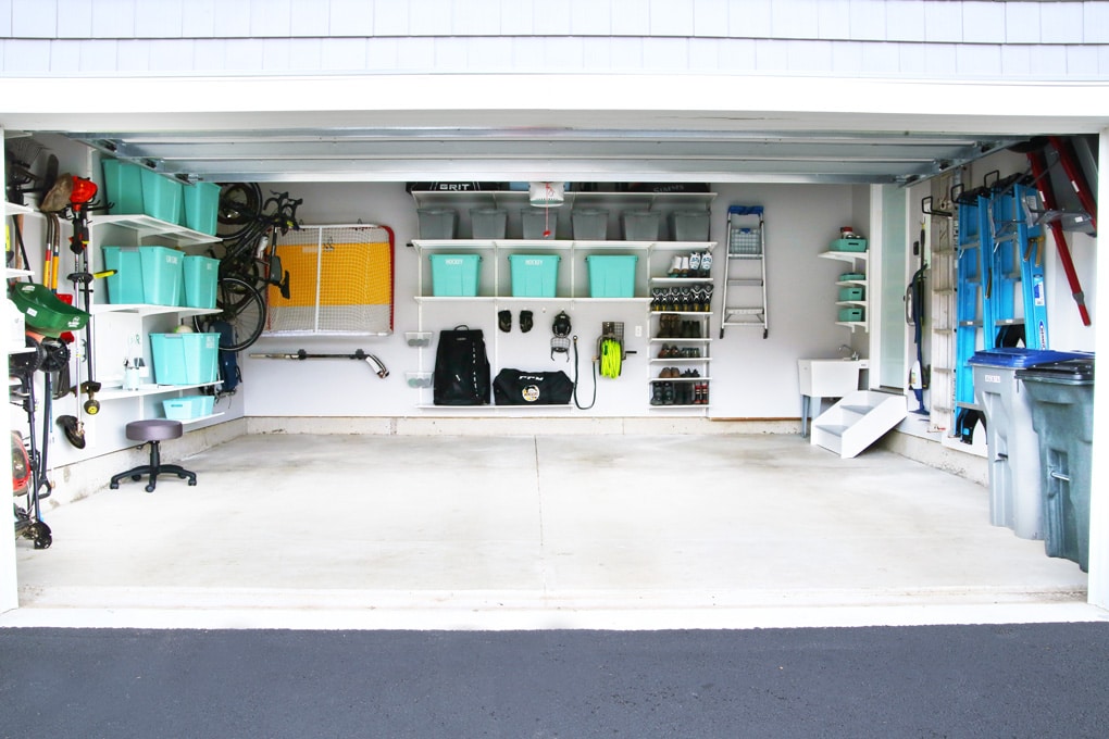 getcashwithkash's tweet image. Your garage is a place to park your car, 🚘 not a dumping ground for extra stuff! 📦

Here are 👉 25 brilliant garage storage ideas that will get you organized! 📝
#realestate #buyer #firsttimehomeowner
 LocalInfoForYou.com/125617/garage-…