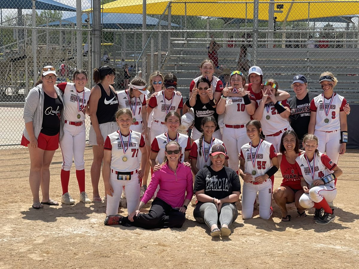 🚨CHAMPIONS🚨 

What a weekend‼️

🥎 .512 team BA
🥎 63 hits
🥎 8 2B, 5 3B & 1 HR
🥎 41 SO for our ladies in the ⭕️
🥎 Out scored opponents 62-9

#QUAKESGOLD #rollgold #chaseexcellence #family