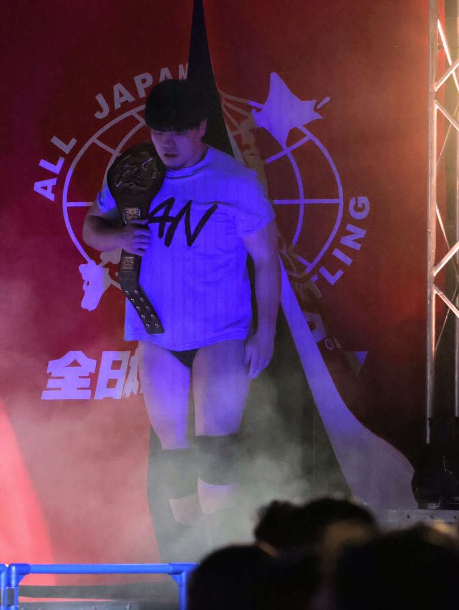 5.12 横浜BUNTAI
男児さんの入場シーン🌾

ライトアップ✨
ビッグマッチはこれがあるから、いいんだよな〜❤️‍🔥

#ajpw #CC2024 
#田村男児