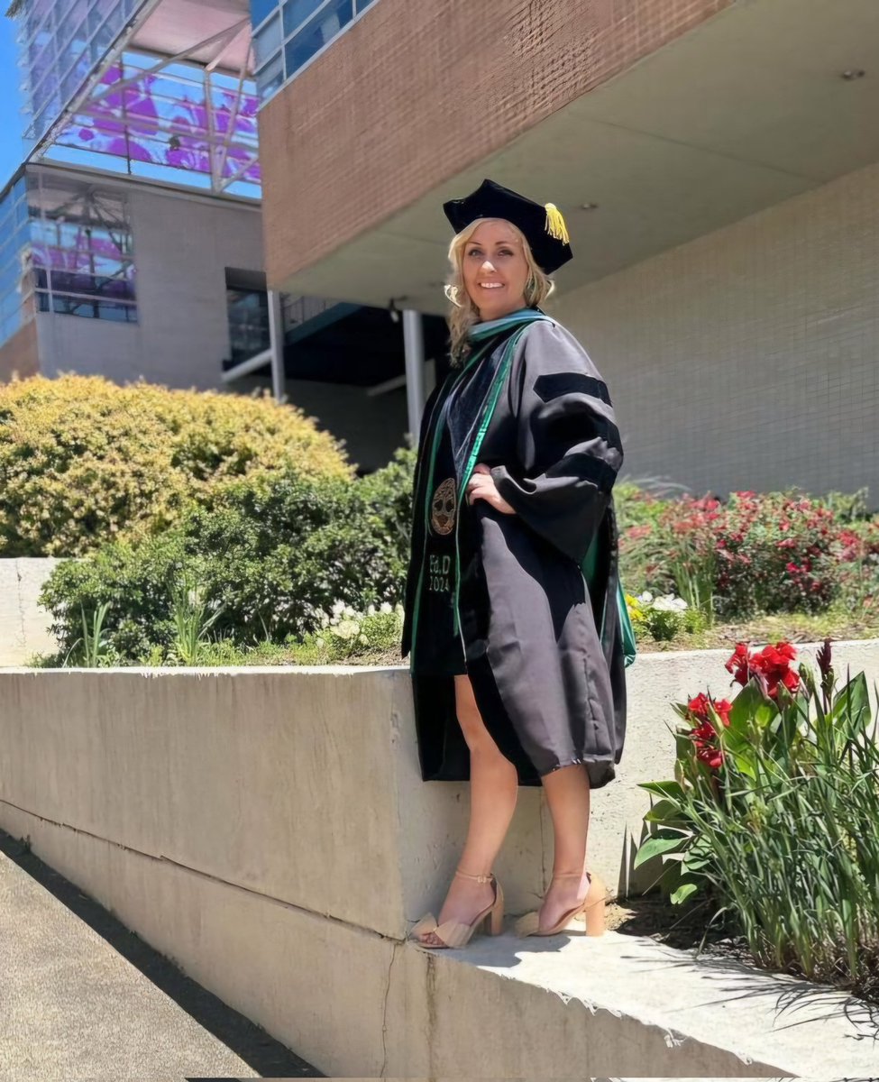 Lindsay Merritt tweet media