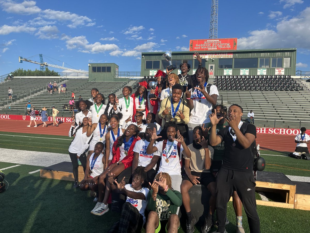 Such a dope pic, had to share… College Park & Fairburn!! 6A Girls & Boys Back 2 Back Champs! @WAWarEagles @LHughesSports @Davis33Coach @CoachKevinFost1 @CoachKJamison1 @sofulliving