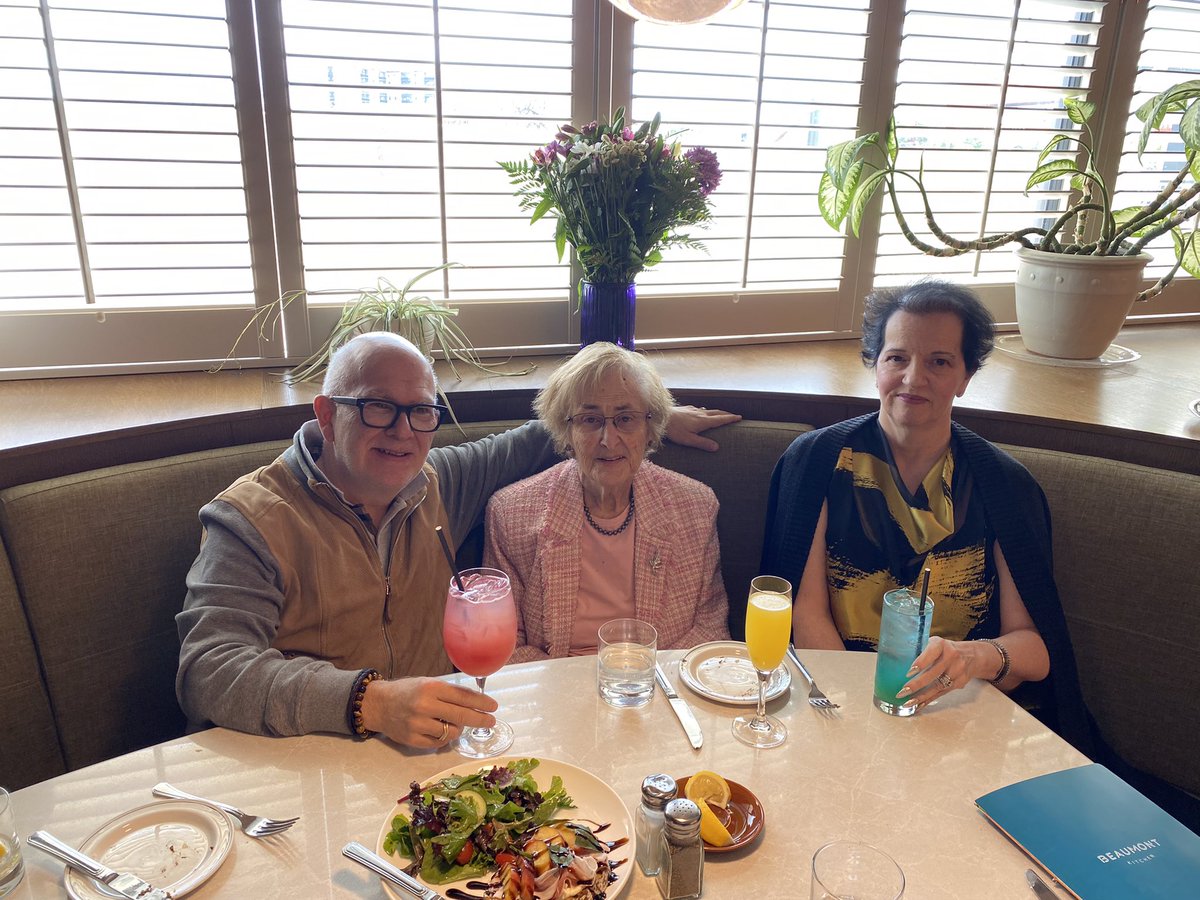 Staff took Grandmama out for Mother’s Day brunch .. Hope everyone’s day was as colourful as our 🍹 😹😹😹 #CatsOfTwitter #CatsOnTwitter