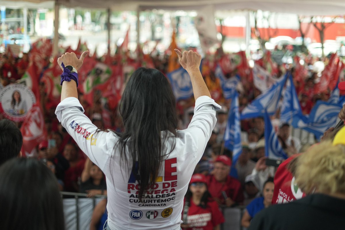 Sin duda mi vida no será igual, pero sépanlo no me voy a rendir, no bajarán nunca mi mano. Esto se gana con votos, no con odio.

Hoy en la Obrera reafirmé que el 2 de junio vamos a salir todas y todos masivamente a votar.