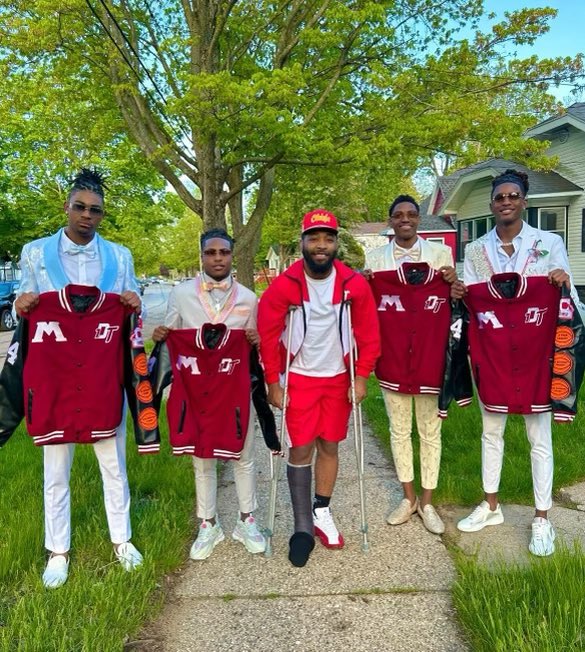 Shout out to Asst. Coach Deshaun Thrower & his DT1 Sportswear brand for gifting the 2024 class with varsity jackets. Every senior moving forward will get one when they finish their basketball career at MHS. This is what being a Big Red is all about!!!