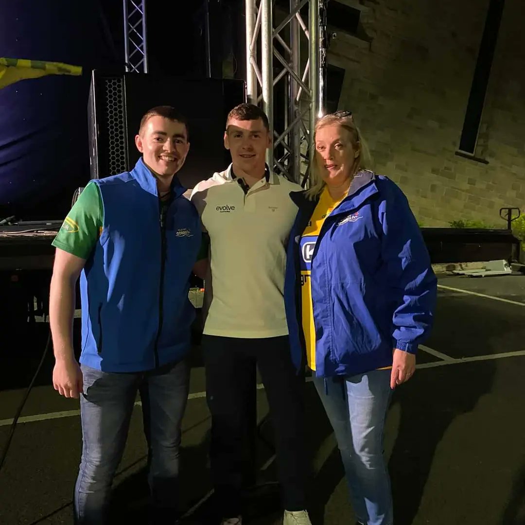 KevinFurey17's tweet photo. Great welcome the 2024 Ulster Champions back to Donegal Town. 

Catch up on our videos on @OceanFmIreland @donegalgaa 

#GAA #Donegal #ulsterfinal https://t.co/deoTz306wX