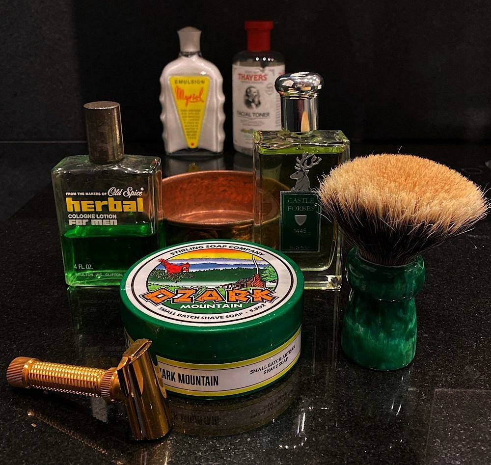 Today's shave gear: Brush: Tony Forsyth2-band Silvertip Badger Soap: Stirling Ozark Mountain Razor: Rex Shaving Co Konsul Post: Shulton Old Spice Herbal Aftershave Scent: Castle Forbes 1445 EdP ow.ly/RXMR50RCUJt #shaveOfTheDay #shaveGear #mensGrooming #wetShaving #sotd