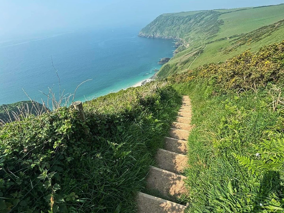 Good morning ☕️ … walked a stretch of the SW Coastal Path at the weekend in glorious Cornish sunshine. Fantastic views. The salty air clears the mind. Have a mega Monday my friends #outdoors #songwriters