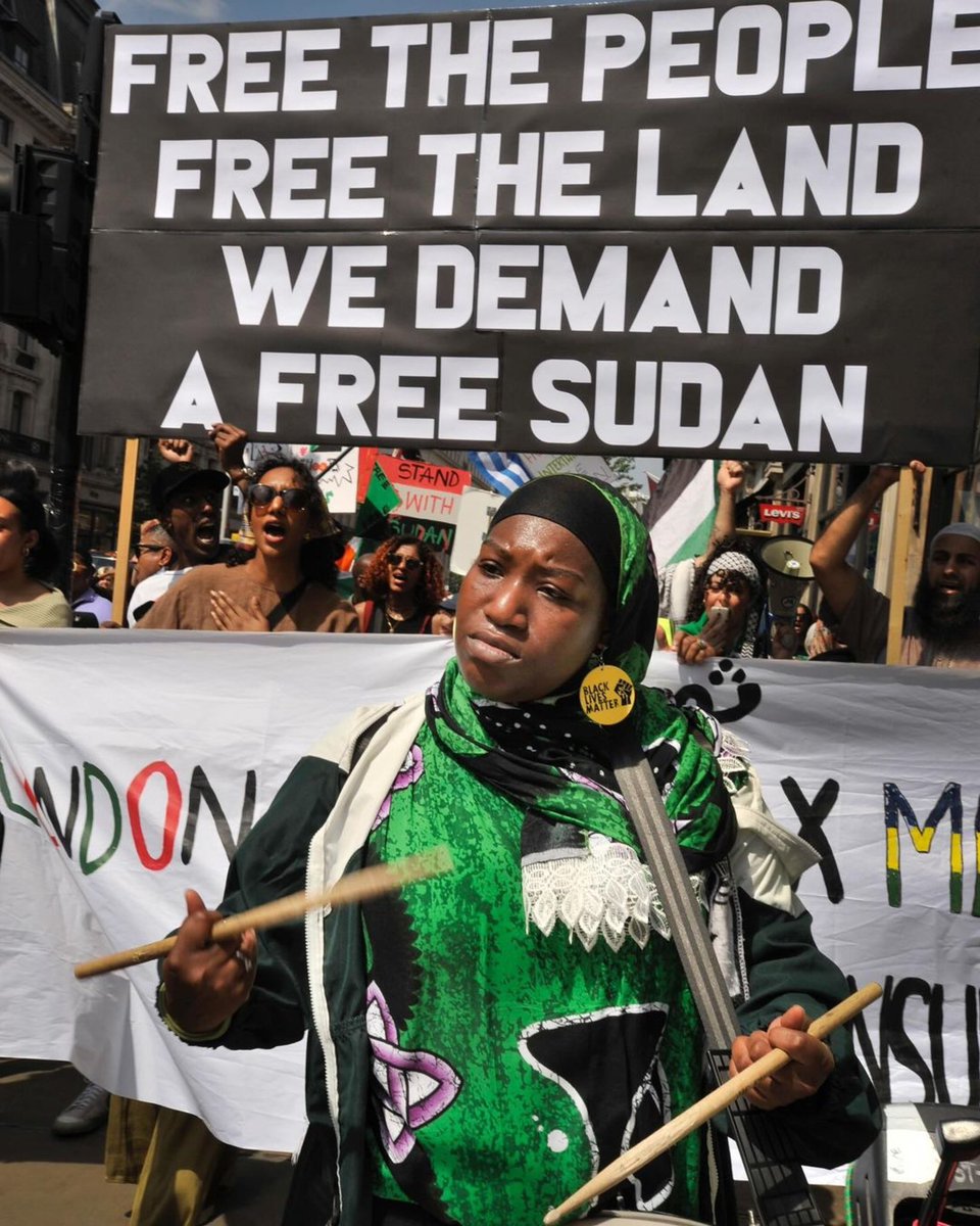 May 11th London. March for Sudan

Photos by my talented friend John Behets.
#keepeyesonsudan #eyesonsudan #freesudan #talkaboutsudan #sudanuprising #peace #socialdocumentaryphotography #protestphotography