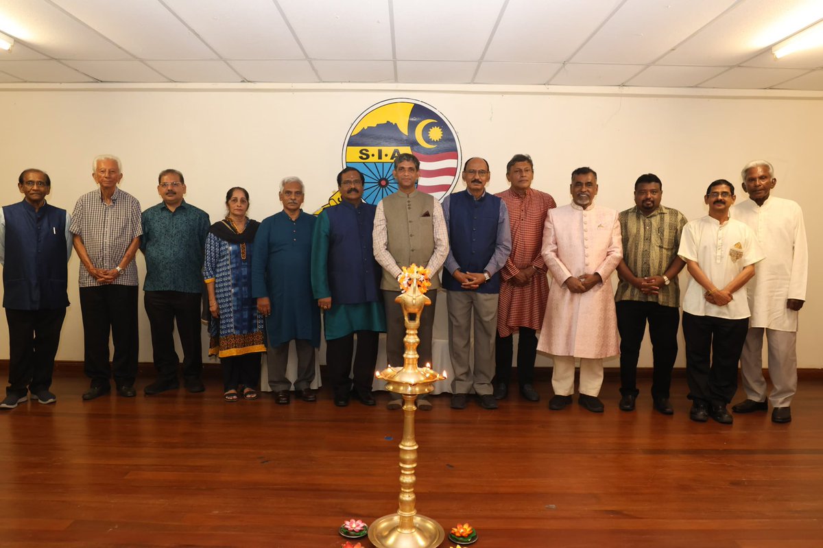 High Commissioner @BN_Reddy_8888 joined a reception by the Sabah Indian Association (SIA) - one of the oldest Indian diaspora associations in Malaysia. High Commissioner interacted with the members of Indian diaspora, who are mostly professionals such as medical doctors,
