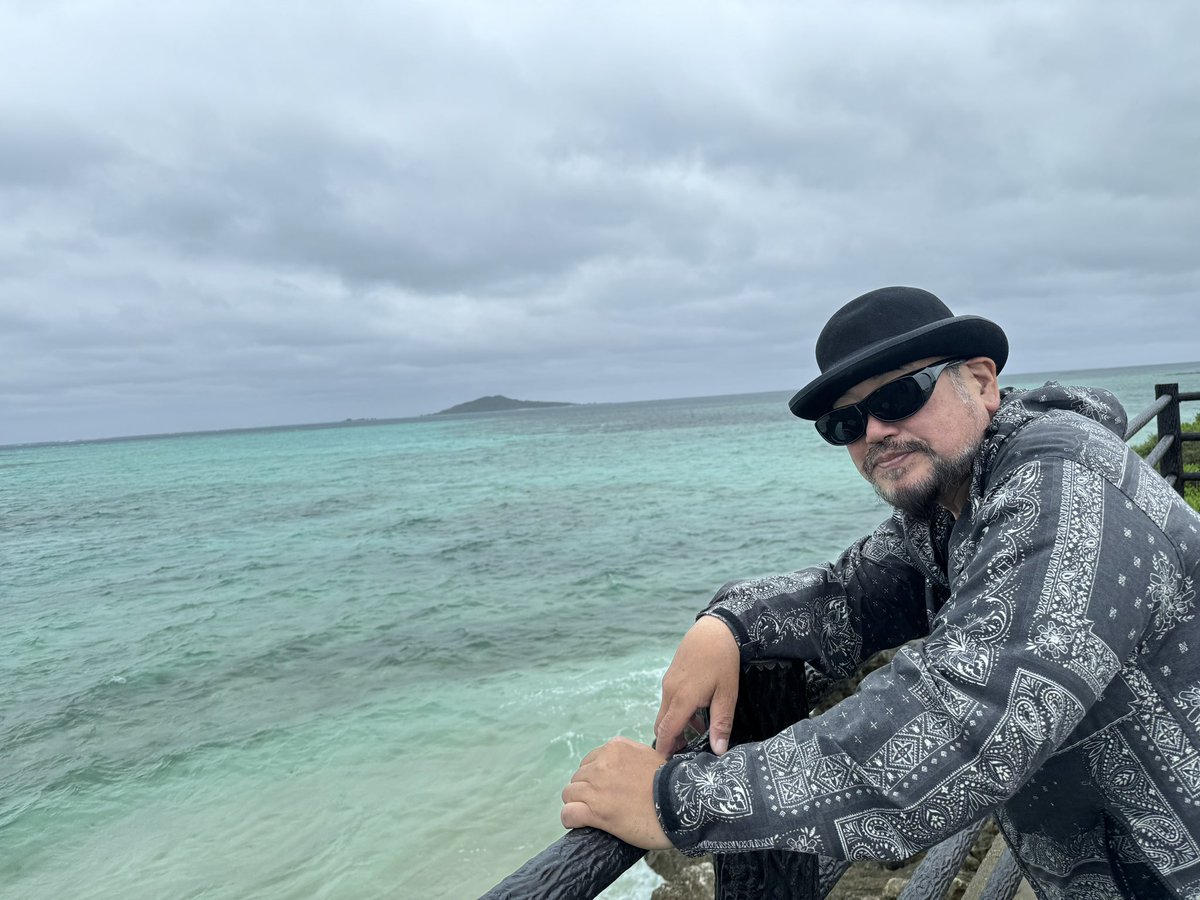 kotobuki_michi's tweet image. 明日5月14日(火)11時〜12時　#エフエムみやこ　#sonoe さんの　#アイランドコンシェルジュNEO に生出演します！
聴いていただけて番組メッセージいただけたら嬉しいです✨
#寿BAND
#米米CLUB
#ジョプリン得能
#ジェームス小野田
#宮古島
#ラジオ
#にほんごであそぼ
#うなりやミッチェル
#津軽三味線