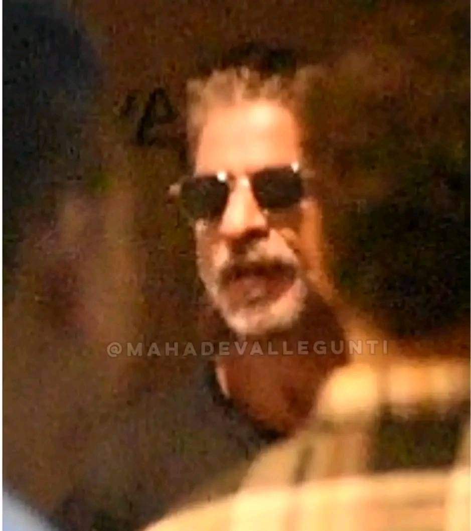 SRK new badass look ❤️‍🔥 KING? 🤙🏻 #ShahRukhKhan𓃵 #King