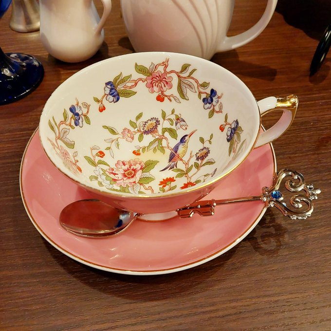 「テーブル お茶」のTwitter画像/イラスト(新着)