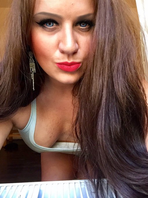 Here my ONLYFANS link where i post very often nasty pics and vids of me playing with my wet little pussy