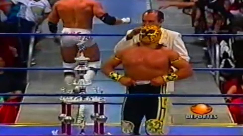 #VIDEO 🎞️ Match of the Day: CMLL International Grand Prix Mexico 🆚 The World (2006). 🇲🇽 Click on the link to watch this full match ➡️ luchacentral.com/match-of-the-d… #LuchaCentral #CMLL #LuchaLibre #ProWrestling #プロレス 🤼‍♂️ ➡️ LuchaCentral.Com 🌐