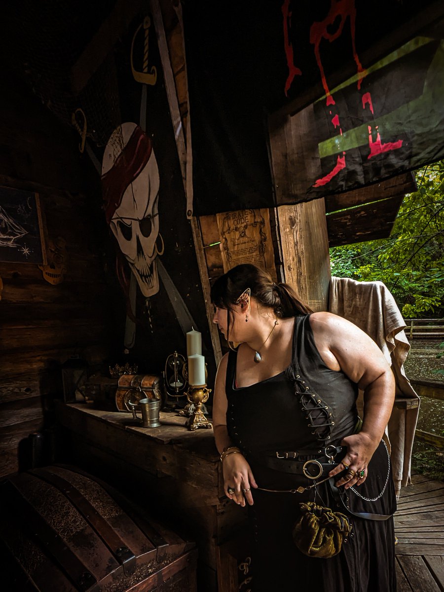 aCelestialPlain's tweet photo. Ahoy 🏴‍☠️ https://t.co/PNROowgHfo