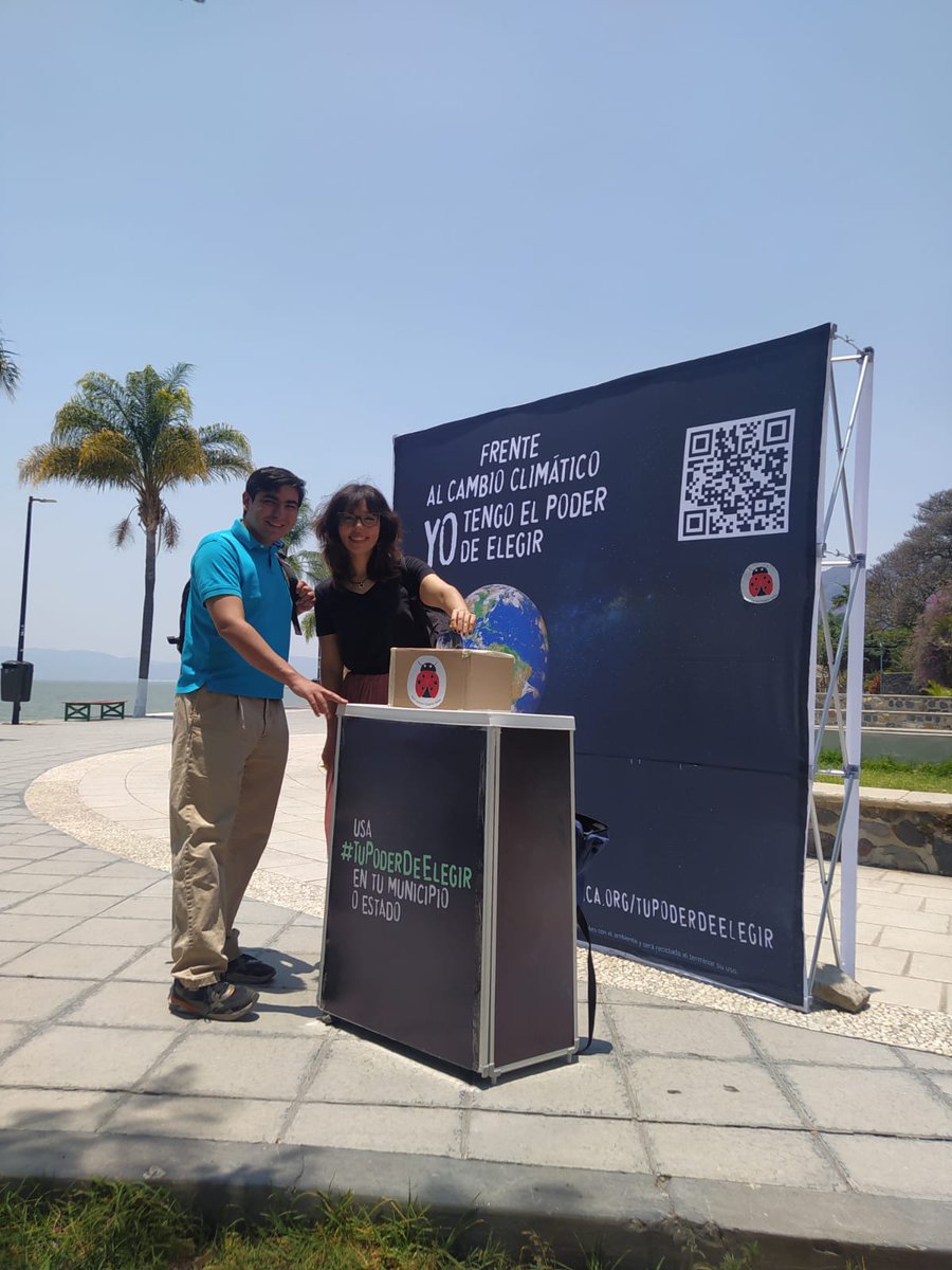 RedCatarClimJal's tweet photo. Desde Ajijic, Jalisco la Red Catarina Climática 🐞se suma a #TuPoderDeElegir
La protección de los bosques 🌲🌳 y la biodiversidad 🦇 🐆 de Jalisco exigen de nosotros un #VotoPorElClima
Y tú, ¿ya analizaste la plataforma climática de los candidatos de tu preferencia? https://t.co/91SA2jZexD