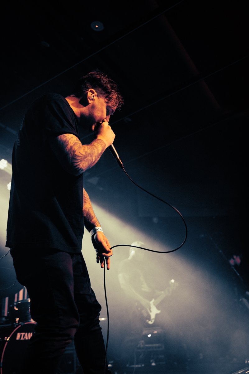 'It’s evident why @handslikehouses have such a loyal fan-base, given their calibre of work and genuine appreciation for their fans.' Check out the review and photo gallery for the Naarm leg of the Tropo tour. 📸 Adam Portelli @bellehavenband @badjujuaus wallofsoundau.com/2024/05/13/han…