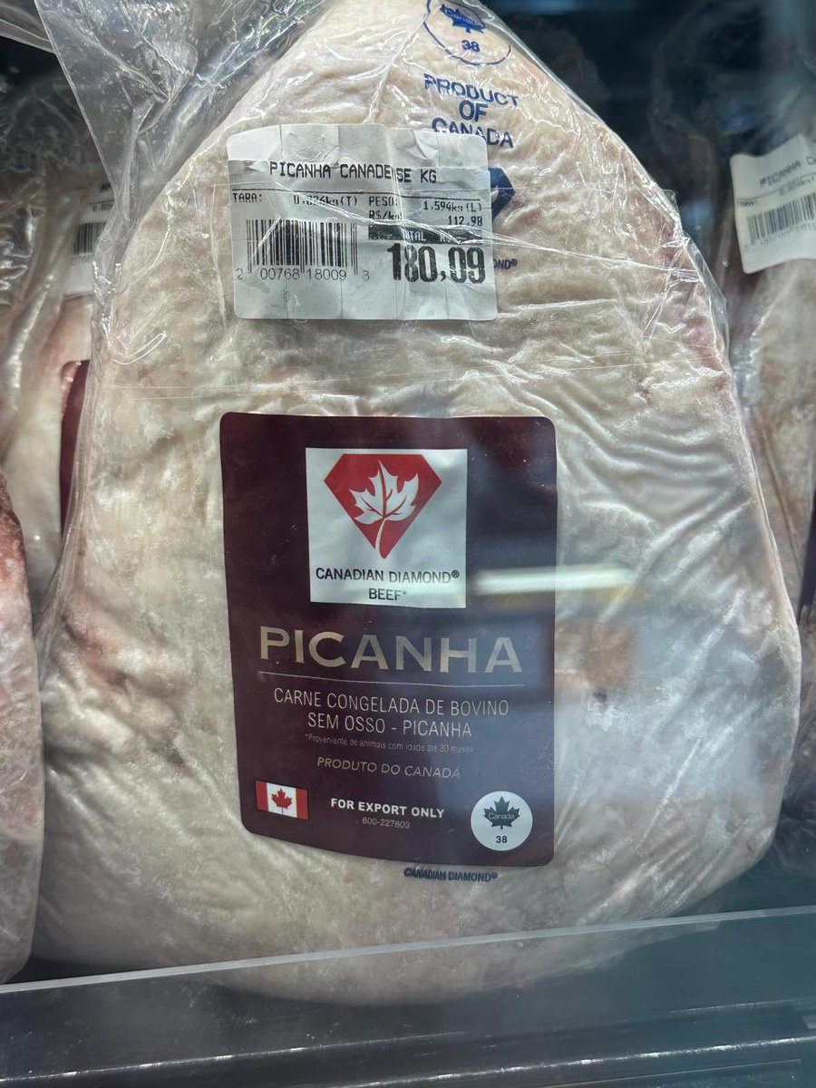 Canadian beef has made it to Brazil! There is definitely a huge market in Brazil looking for high quality beef! I can buy this piece here at Costco for about $23/kg. Converting to CAD they are selling there around $30/kg. 🐮🥩 #beef